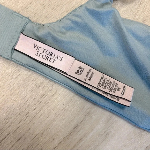 VS Body By Victoria No-Wire Lace Detail Heart Charm Bra / Soft Light Blue / 34DD - Picture 8 of 8
